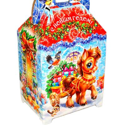 Сладкий новогодний подарок в картонной упаковке весом 1550 грамм 